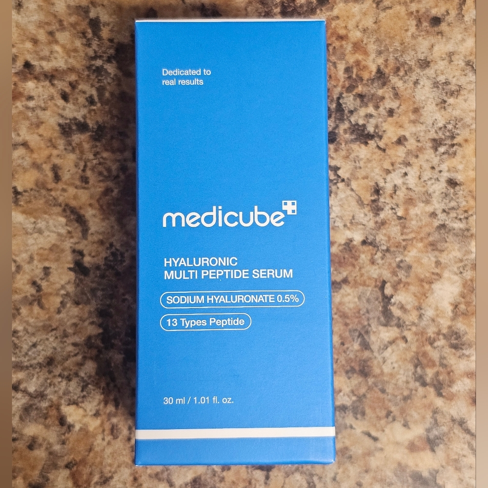 MEDICUBE Hyaluronic Multi Peptide Serum